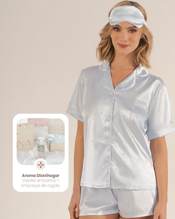 Pijama Mujer en Satín Azul Claro 21121 + Agua de Linos Distrihogar + Empaque de Regalo